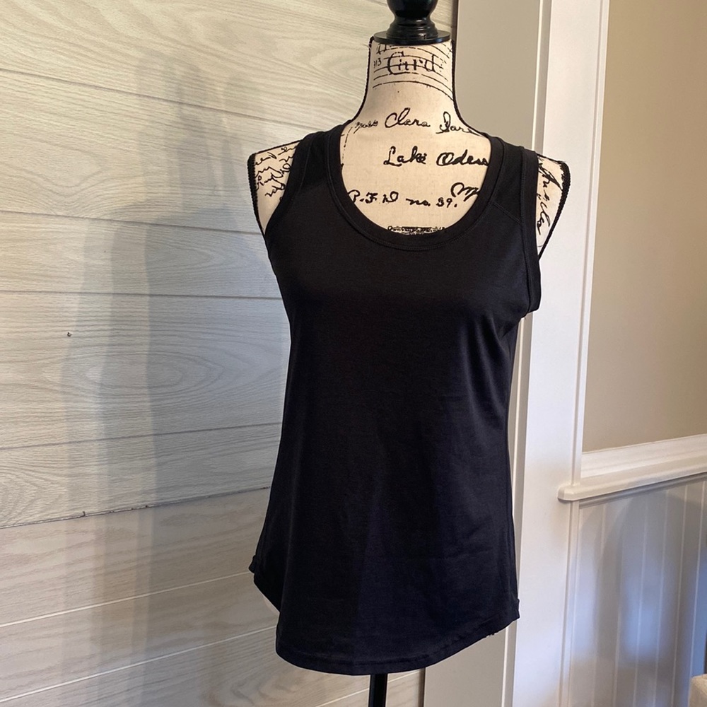 Small black athletic tank